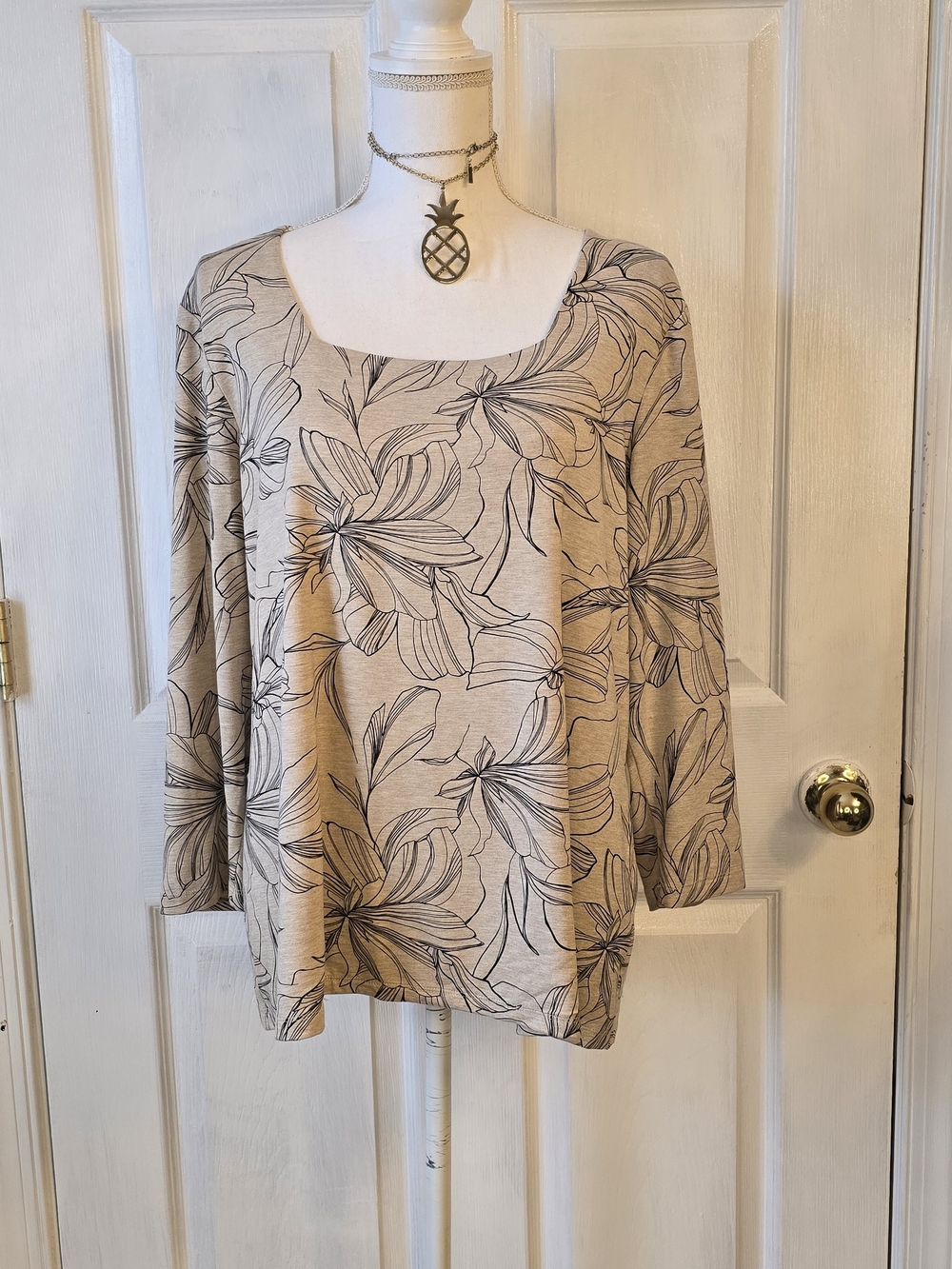 Chico's Beige Black Floral Scoop-Neck Long Sleeve Top XL
